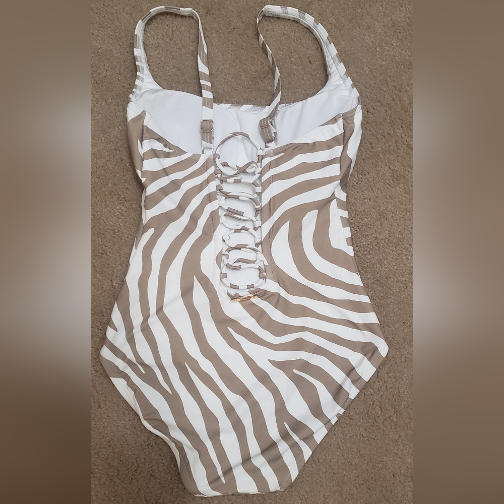 Michael Kors Size 8 One Piece - Picture 2 of 3